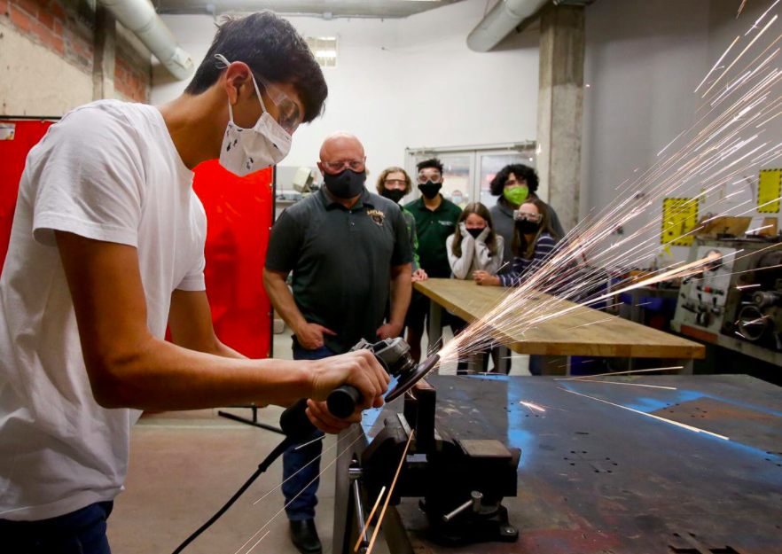 student_makersedge student_makersedge